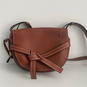 Loewe small gate